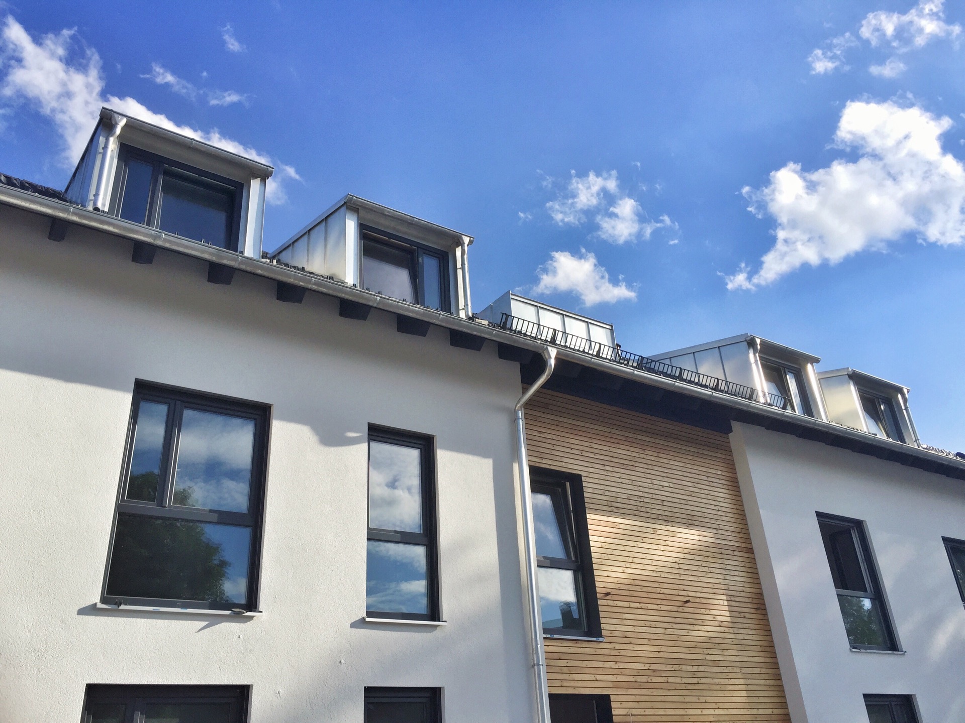 Un immeuble résidentiel moderne en voie d'achèvement